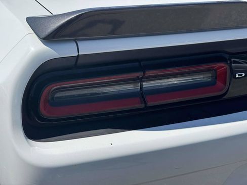 Used 2016 Dodge Challenger SXT RWD image 11