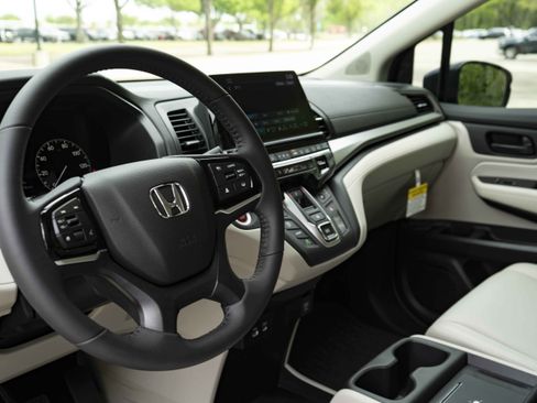 Used 2026 Honda Odyssey EX-L image 16