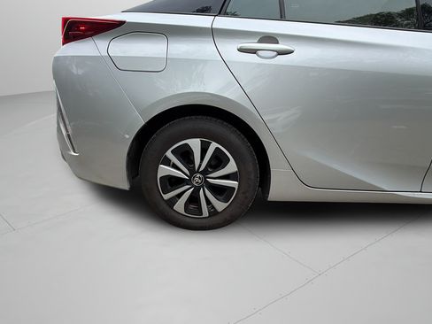 Used 2018 Toyota Prius Prime Advanced FWD image 28