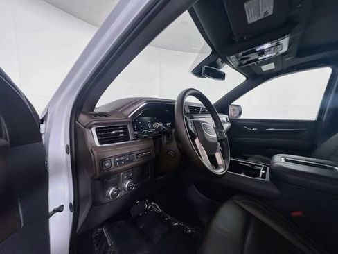 Used 2024 GMC Yukon XL Denali RWD image 20