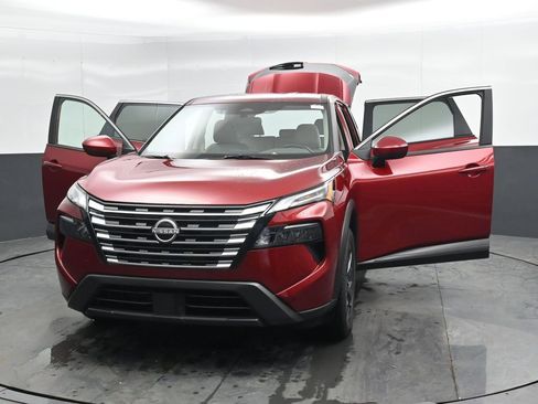 Used 2025 Nissan Rogue SV AWD/4WD image 49