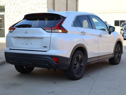 Used 2022 Mitsubishi Eclipse Cross LE AWD/4WD image 3