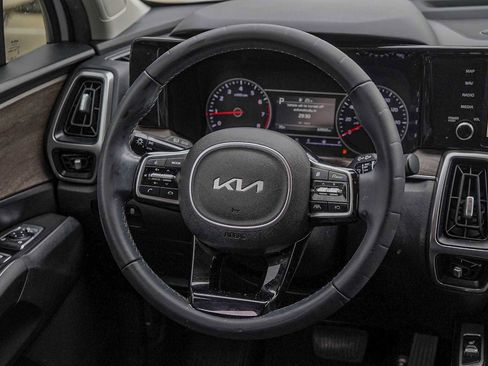 Certified 2023 Kia Sorento S image 27