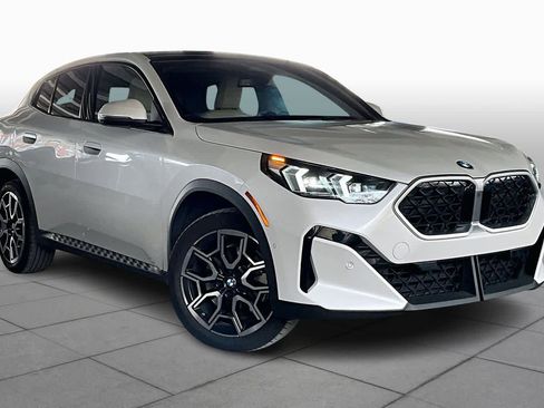 Certified 2025 BMW X2 xDrive28i image 2