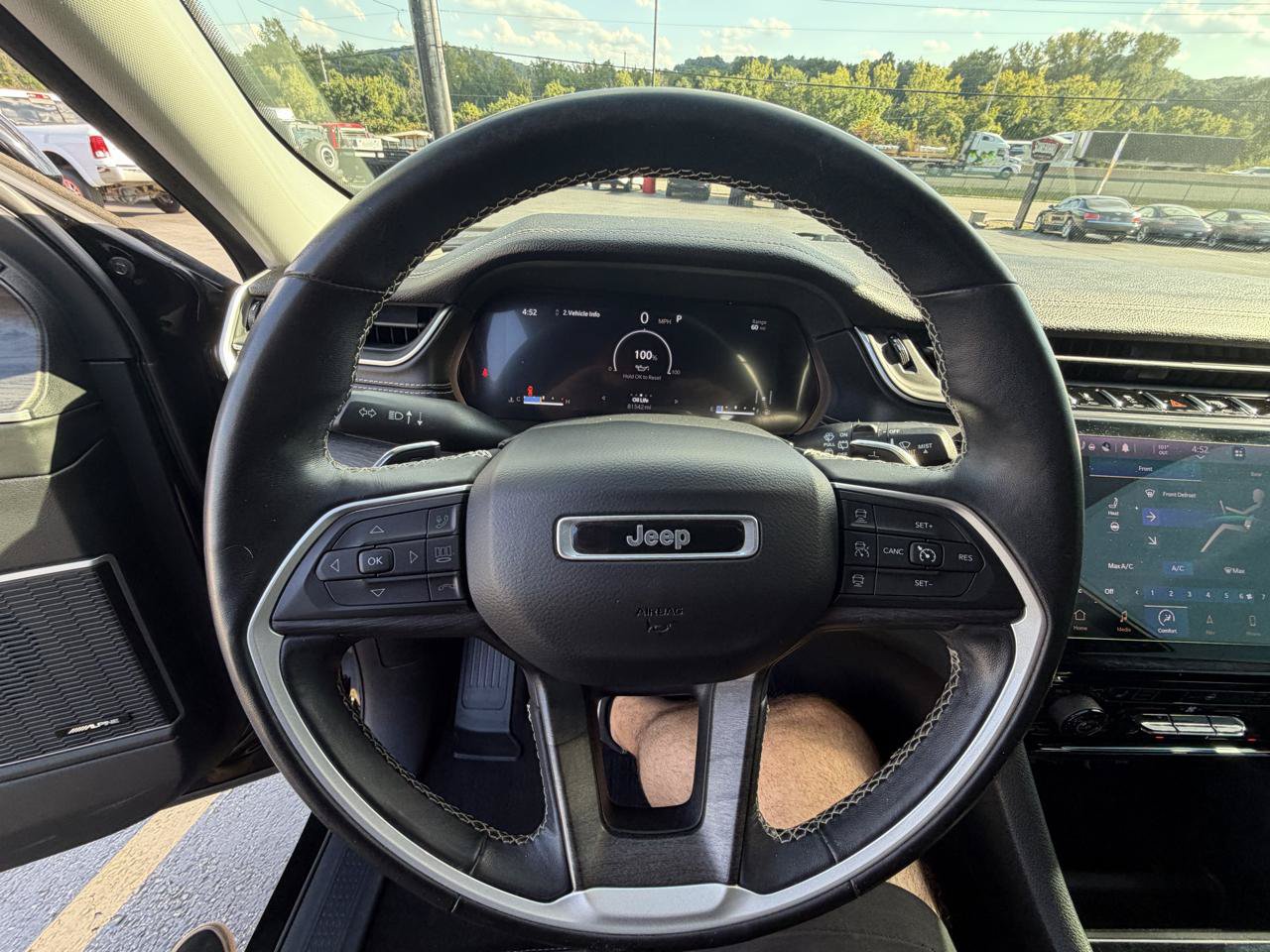 Used 2021 Jeep Grand Cherokee L Limited AWD/4WD image 17
