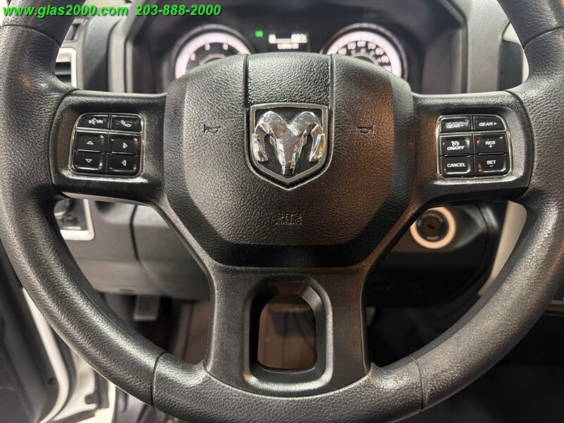 Used 2018 RAM 1500 Classic SLT AWD/4WD image 23