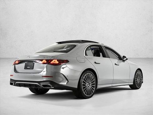 New 2026 Mercedes-Benz E 350 4MATIC Sedan image 5