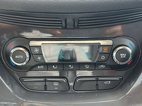 Used 2015 Ford C-MAX SEL w/ Equipment Group 302A FWD image 26