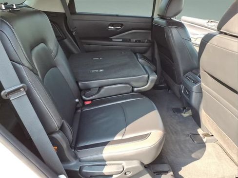 Certified 2025 Nissan Pathfinder SL AWD/4WD image 20
