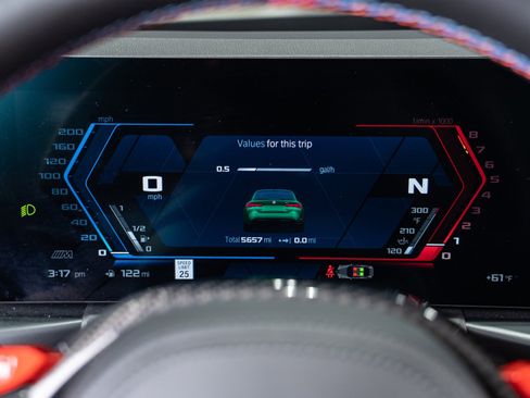 Used 2025 BMW M4 Coupe w/ Executive Package image 74