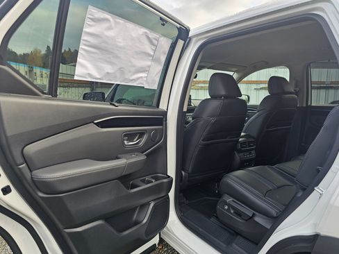 New 2025 Honda Pilot EX-L image 18