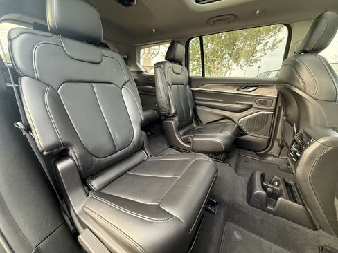 Used 2021 Jeep Grand Cherokee L Limited image 17