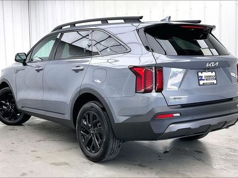 Used 2023 Kia Sorento S w/ Panoramic Sunroof Package AWD/4WD image 11