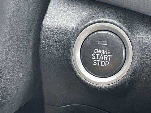 Used 2018 Hyundai Kona Limited image 34