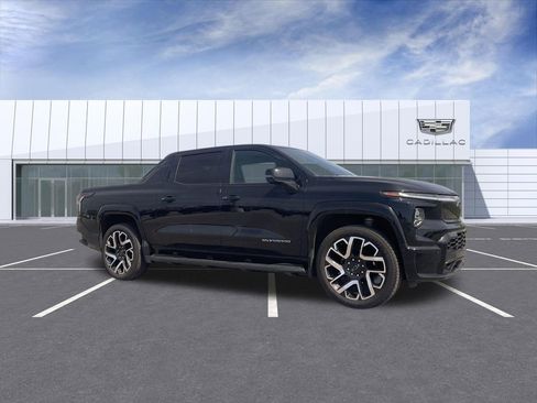 Used 2025 Chevrolet Silverado EV RST AWD/4WD image 1