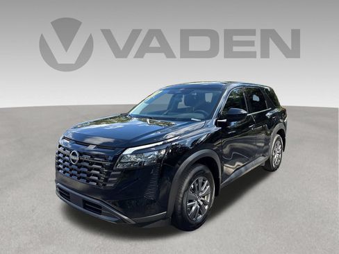 Used 2026 Nissan Pathfinder S FWD image 1