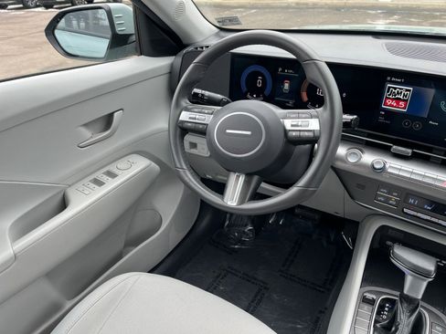 Used 2025 Hyundai Kona SEL image 31