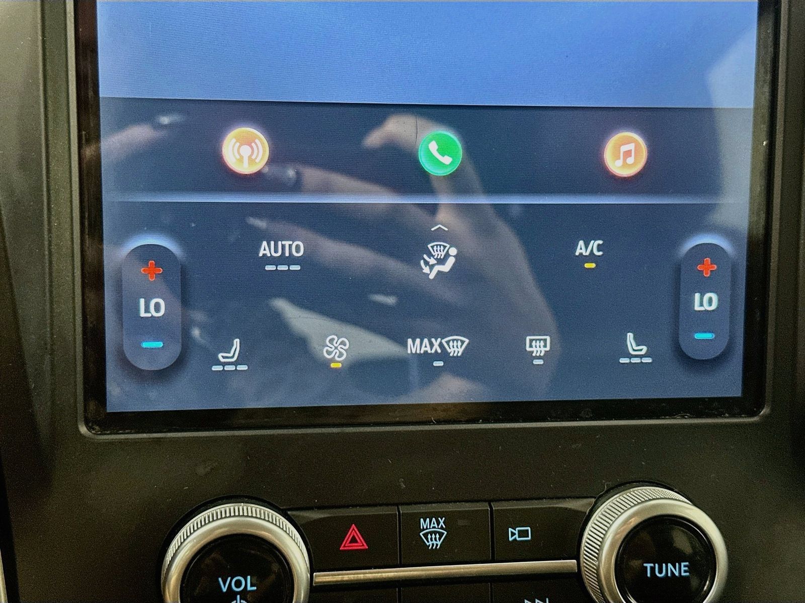 Used 2022 Ford Edge SEL AWD/4WD image 16