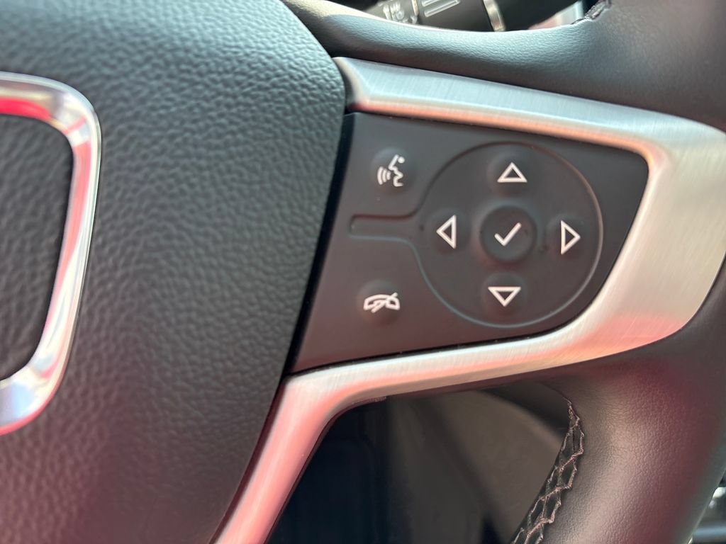 Used 2023 GMC Terrain SLT w/ Tech Package FWD image 32