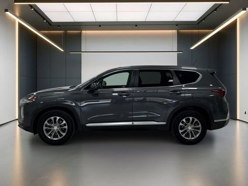 Used 2019 Hyundai Santa Fe SE FWD image 2