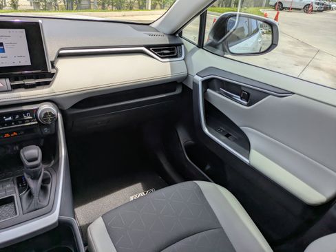Used 2025 Toyota RAV4 XLE w/ Convenience Package FWD image 16