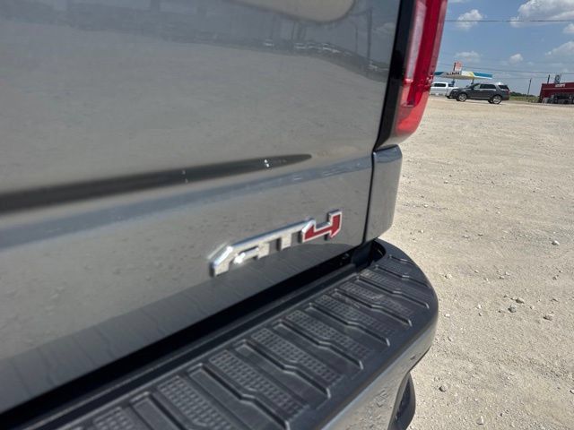 Used 2025 GMC Sierra 1500 AT4 w/ AT4 Premium Package AWD/4WD image 17