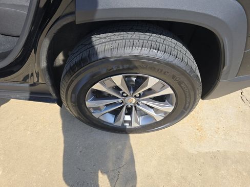 Used 2025 Chevrolet Equinox LT FWD image 12