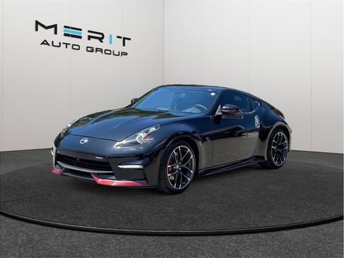 Used 2019 Nissan 370Z NISMO RWD image 4