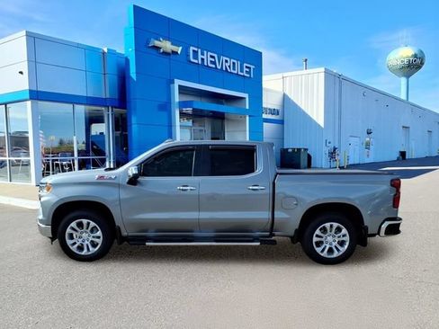 Used 2023 Chevrolet Silverado 1500 LTZ w/ LTZ Premium Package AWD/4WD image 7