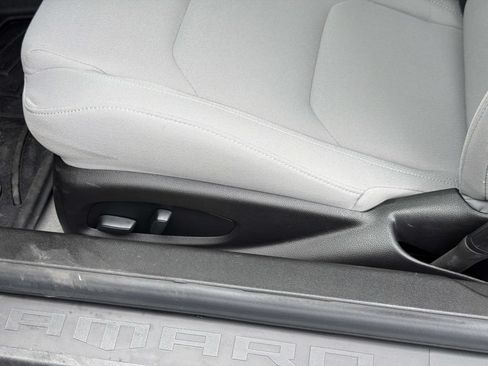 Used 2023 Chevrolet Camaro LT w/ Technology Package RWD image 17