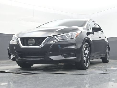Used 2021 Nissan Versa SV FWD image 24