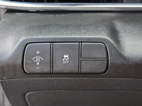 Used 2024 Hyundai Elantra SEL FWD image 18