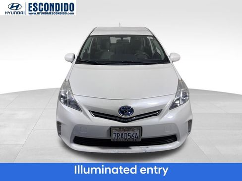Used 2014 Toyota Prius V Two image 9