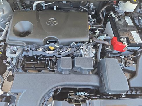 Used 2024 Toyota RAV4 XLE AWD/4WD image 27