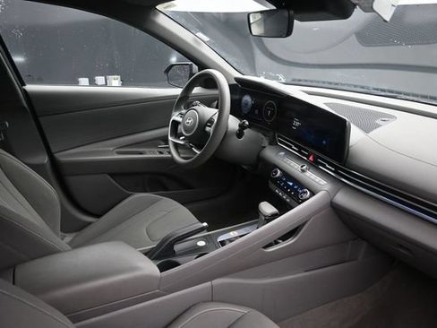 Used 2024 Hyundai Elantra SEL FWD image 37