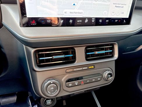 Used 2025 Ford Maverick Lobo image 53