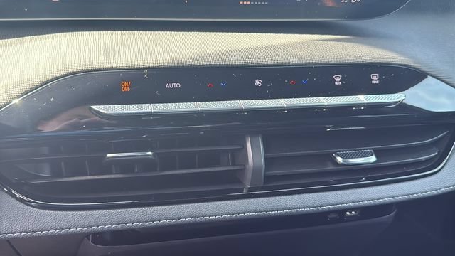 Used 2025 Buick Enclave Preferred FWD image 21