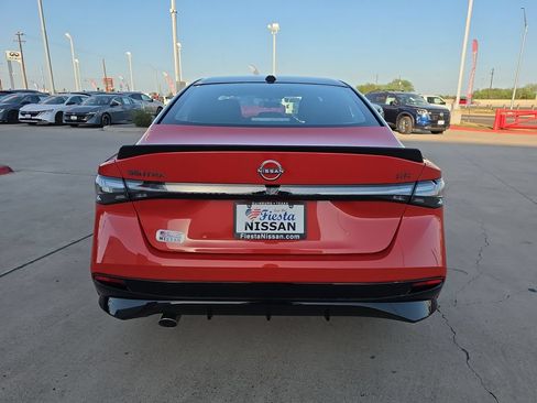 New 2026 Nissan Sentra SR w/ Floor Mat Package FWD image 6