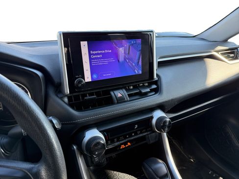 Used 2023 Toyota RAV4 LE image 15