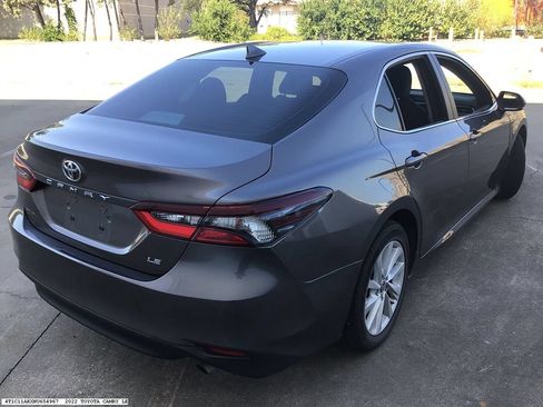 Used 2022 Toyota Camry LE FWD image 5