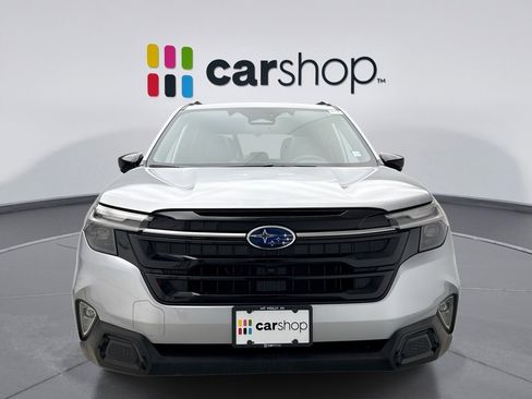 Used 2025 Subaru Forester Touring image 8
