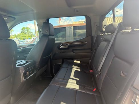 Used 2023 GMC Sierra 1500 SLT AWD/4WD image 12