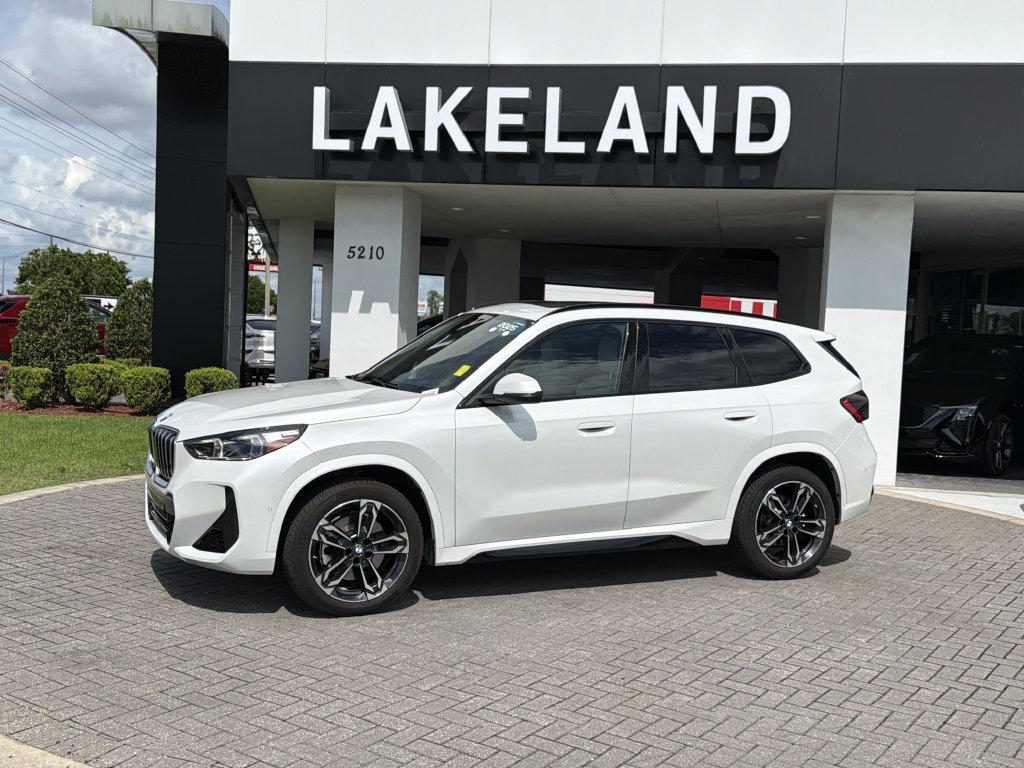 Used 2025 BMW X1 xDrive28i AWD/4WD image 2