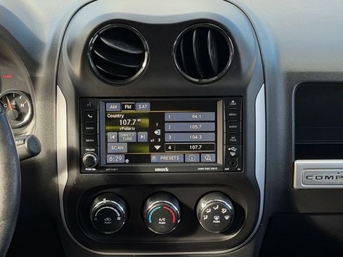 Used 2014 Jeep Compass Latitude w/ Sun/Sound Group image 15