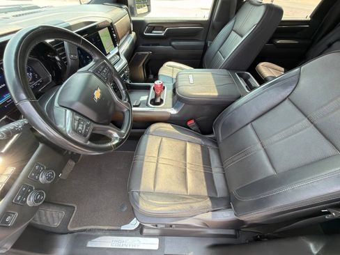 Used 2024 Chevrolet Silverado 2500 High Country w/ High Country Premium Package AWD/4WD image 9