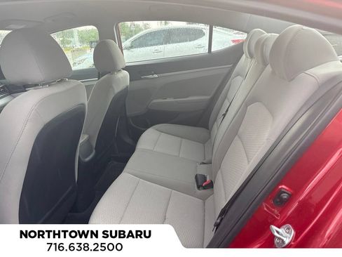 Used 2019 Hyundai Elantra SE FWD image 6