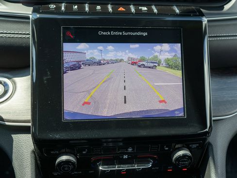 Used 2022 Jeep Grand Cherokee Limited AWD/4WD image 19
