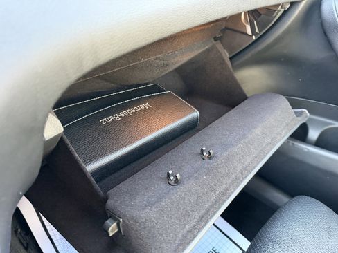 Used 2020 Mercedes-Benz GLC 300 4MATIC image 36