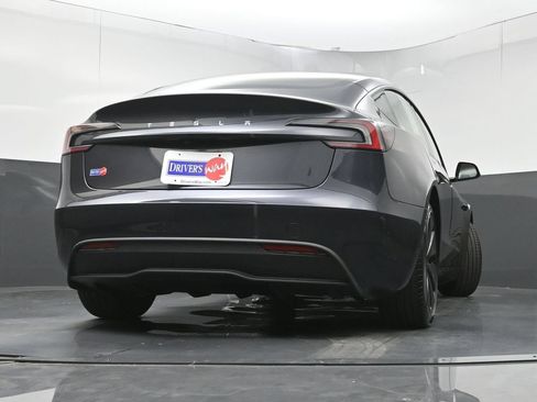 Used 2024 Tesla Model 3 Standard Range RWD image 29