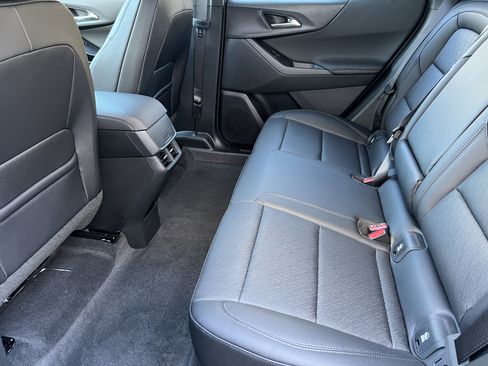 New 2026 Chevrolet Equinox LT w/ Convenience Package II image 16